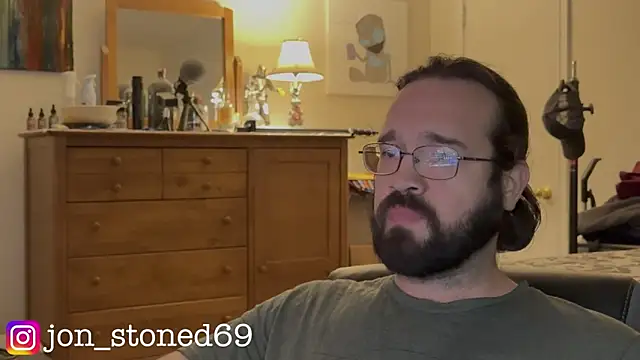 Snapshot of Seraph_De_La_Luna chatting on May 2026 08:43:02 AM Seraph De La Luna online show from May 2026 08:43:02 AM