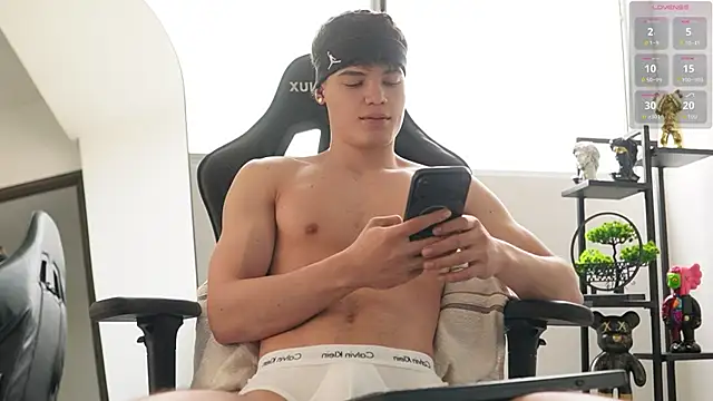 Max cortes1 online show from October 2025 04:07:02 PM