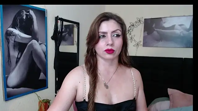 AnthonelaBella online show from April 2026 04:07:01 PM