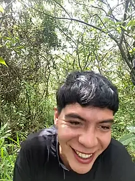 AlejoKhalifa  online show from December 2024 04:25:01 PM