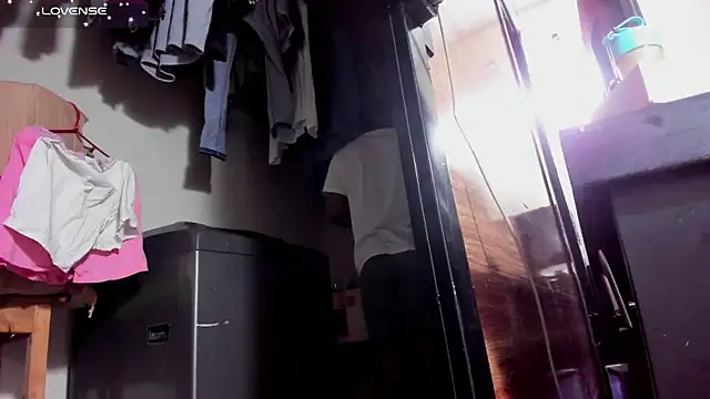 AlejoKhalifa  online show from November 2025 08:26:01 AM