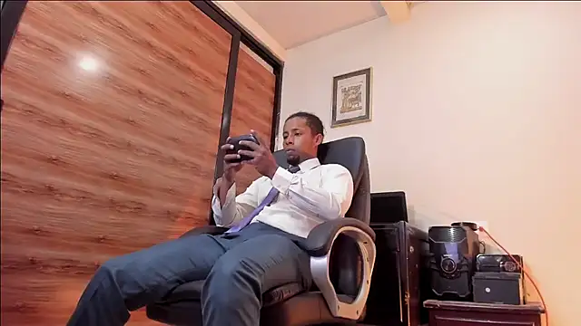 AlejoKhalifa  online show from March 2026 11:54:02 PM