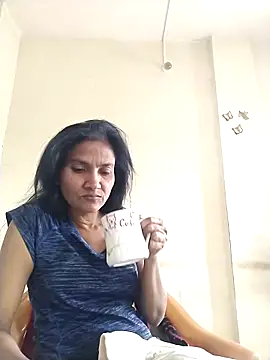 Snapshot of sunita6009 chatting on April 2026 06:27:01 AM sunita6009 online show from April 2026 06:27:01 AM