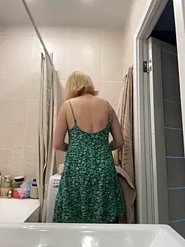 Yourdirtybitch online show from September 2025 07:44:01 AM