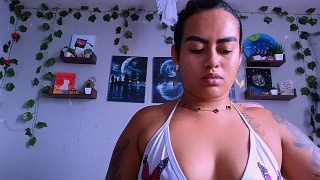 macey elliot  online show from December 2025 05:19:02 PM