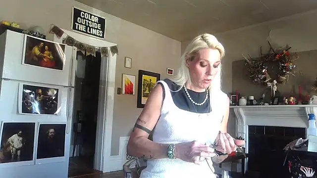 Glamazonx online show from November 2025 05:45:01 PM