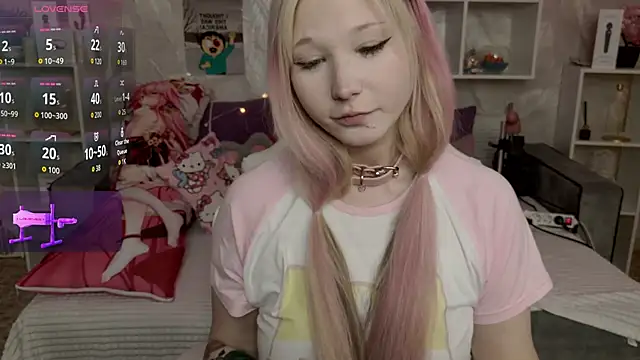 MeowkaKitty online show from April 2026 02:37:02 AM