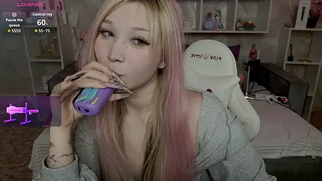 MeowkaKitty online show from April 2026 02:03:02 AM