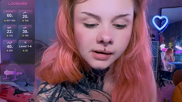 Britney Lynch online show from September 2025 07:59:02 PM