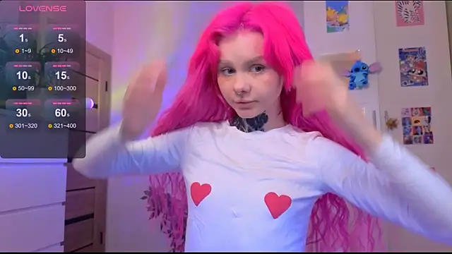 Britney Lynch online show from October 2025 08:08:01 PM