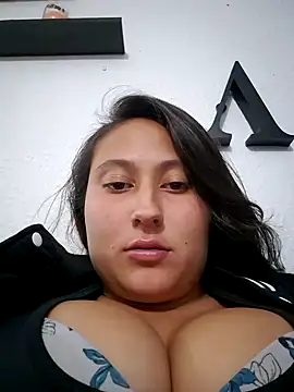 Snapshot of Celeem_ chatting on January 2025 03:52:01 AM Celeem online show from January 2025 03:52:01 AM