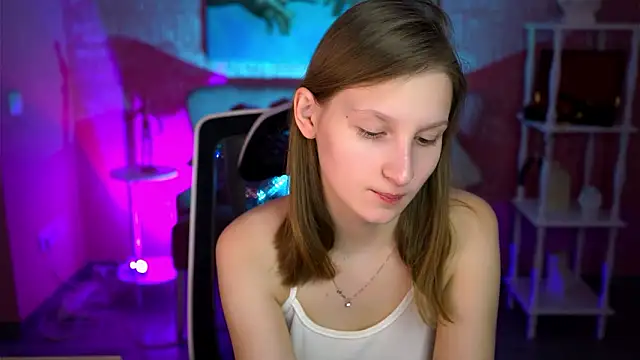 EllaHorton online show from March 2026 09:44:01 AM