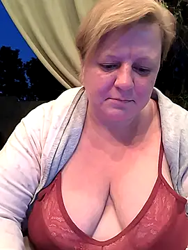 jusichka online show from June 2026 07:07:02 PM