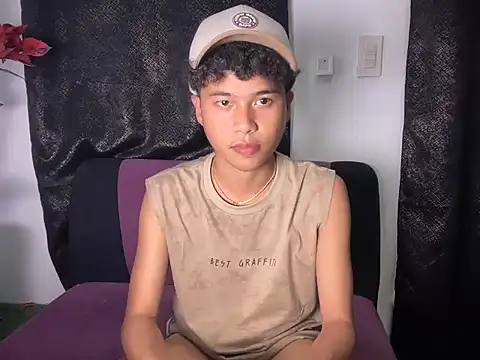 Asiantwink21 online show from January 2026 01:50:01 PM