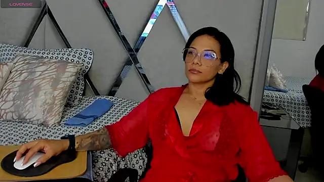 Snapshot of paula_daniela1 chatting on January 2025 10:35:01 PM paula daniela1 online show from January 2025 10:35:01 PM