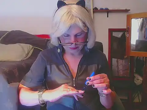 LorenJade online show from April 2026 07:11:01 AM