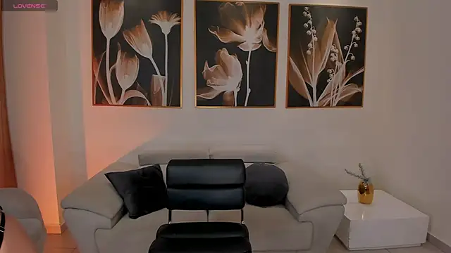 Snapshot of GigiLee_ chatting on December 2024 11:53:01 AM GigiLee  online show from December 2024 11:53:01 AM