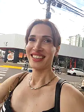 Irresistible24 online show from November 2025 07:48:02 PM