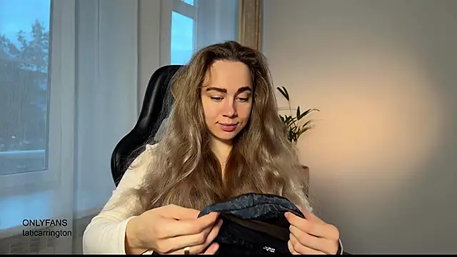 hotexclusive  online show from November 2025 04:40:02 AM