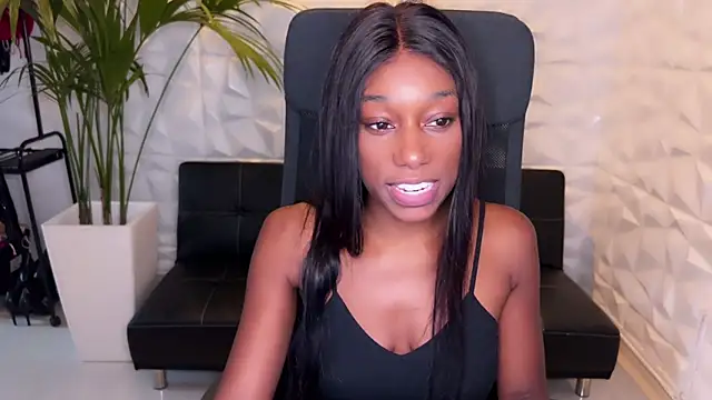 Snapshot of smileybabe chatting on December 2024 08:05:01 AM smileybabe online show from December 2024 08:05:01 AM