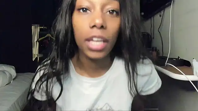 Snapshot of smileybabe chatting on February 2025 09:16:02 AM smileybabe online show from February 2025 09:16:02 AM