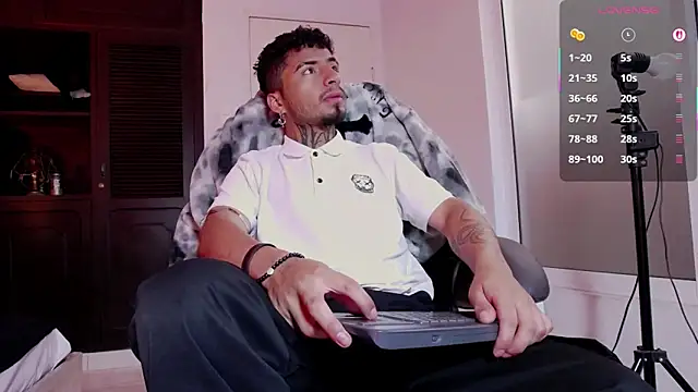 JuanCamiilo 66 online show from February 2026 12:38:02 PM