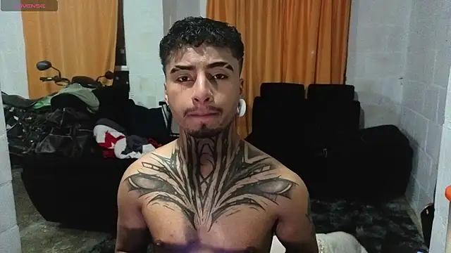 Snapshot of JuanCamiilo_66 chatting on May 2026 02:39:01 AM JuanCamiilo 66 online show from May 2026 02:39:01 AM