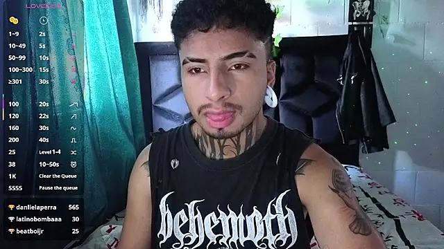 Snapshot of JuanCamiilo_66 chatting on May 2026 04:04:02 PM JuanCamiilo 66 online show from May 2026 04:04:02 PM