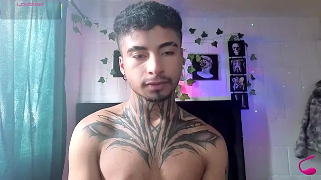 Snapshot of JuanCamiilo_66 chatting on May 2026 04:15:01 PM JuanCamiilo 66 online show from May 2026 04:15:01 PM