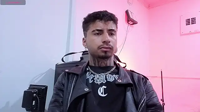 Snapshot of JuanCamiilo_66 chatting on June 2026 02:33:02 AM JuanCamiilo 66 online show from June 2026 02:33:02 AM