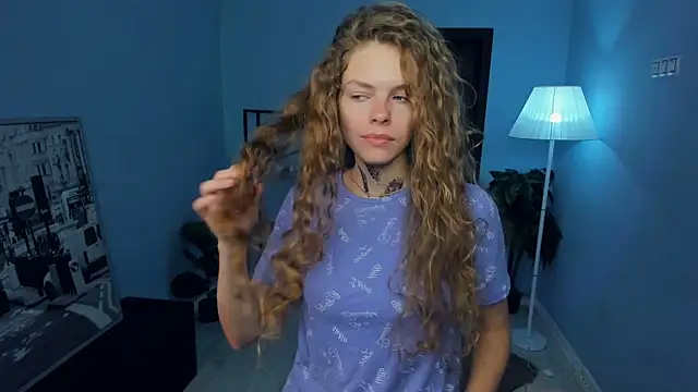 RayaNenlia online show from October 2025 05:02:02 AM