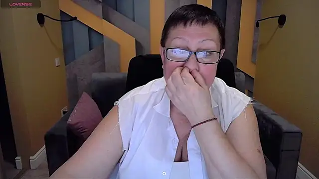 Snapshot of BarbaraTurners chatting on December 2024 12:53:01 AM BarbaraTurners online show from December 2024 12:53:01 AM