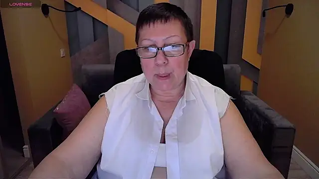Snapshot of BarbaraTurners chatting on December 2024 09:18:02 PM BarbaraTurners online show from December 2024 09:18:02 PM