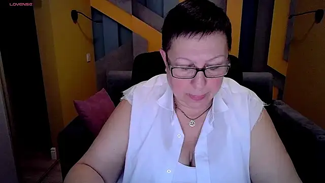 Snapshot of BarbaraTurners chatting on March 2025 06:45:01 PM BarbaraTurners online show from March 2025 06:45:01 PM