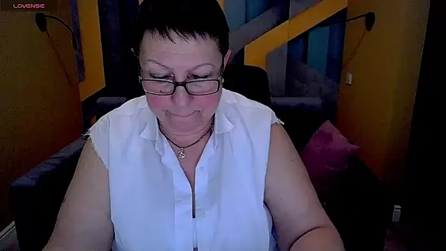 Snapshot of BarbaraTurners chatting on March 2025 06:32:01 PM BarbaraTurners online show from March 2025 06:32:01 PM