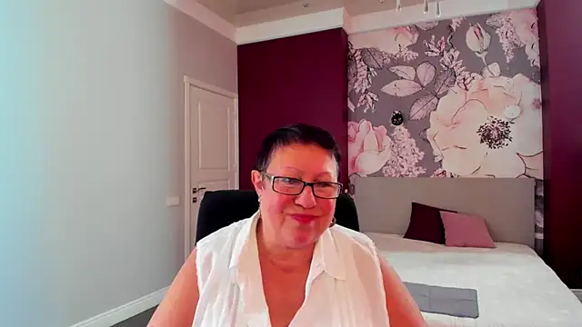 Snapshot of BarbaraTurners chatting on October 2025 11:42:02 AM BarbaraTurners online show from October 2025 11:42:02 AM