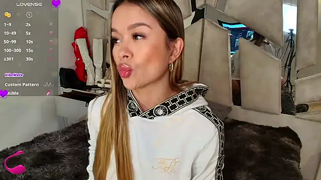 Natalyefoster online show from November 2025 09:17:01 PM