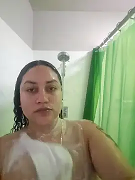 Snapshot of honeeyyy_pot chatting on December 2024 06:02:02 AM honeeyyy pot online show from December 2024 06:02:02 AM