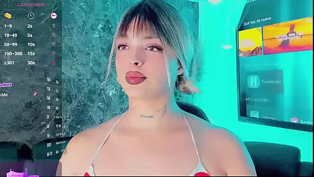 Emmaa Saenz  online show from January 2026 12:14:02 AM