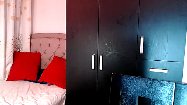 Snapshot of ZajiraShane chatting on March 2025 06:30:01 AM ZajiraShane online show from March 2025 06:30:01 AM