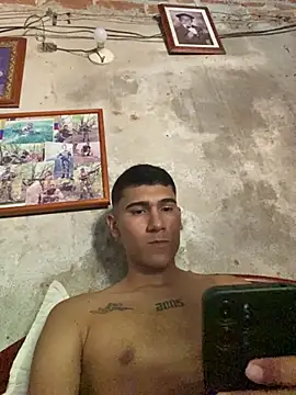 Snapshot of santi_latino chatting on March 2025 05:17:02 PM santi latino online show from March 2025 05:17:02 PM