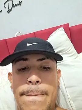 Menezes2105 online show from March 2026 09:32:02 PM