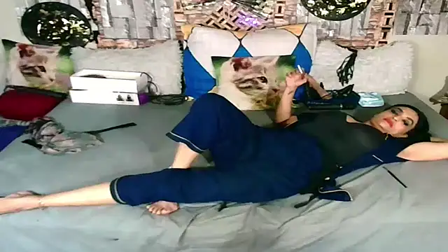 Indian Blaze00 online show from October 2025 10:11:01 PM