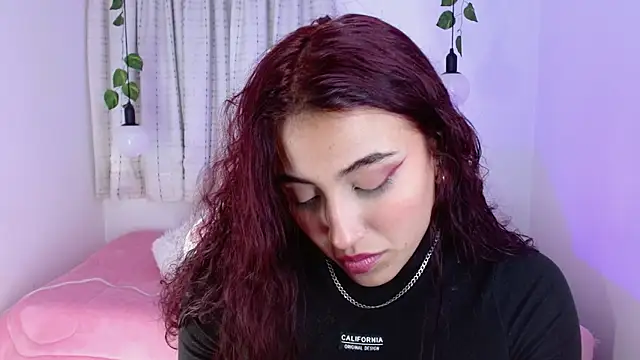 veronicaxx69 online show from December 2024 01:38:02 PM