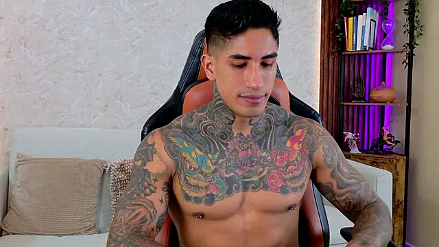 AdanReilly online show from March 2026 07:53:02 PM