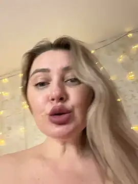 Snapshot of LadyLolyPop_ chatting on December 2024 10:06:02 AM LadyLolyPop online show from December 2024 10:06:02 AM