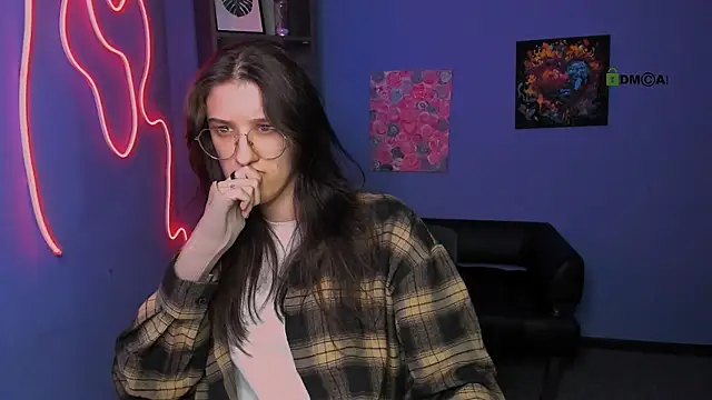 scarlet mooore online show from April 2026 09:45:01 PM