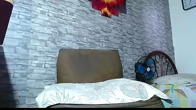 Snapshot of bulguehot chatting on November 2025 01:11:01 PM bulguehot online show from November 2025 01:11:01 PM