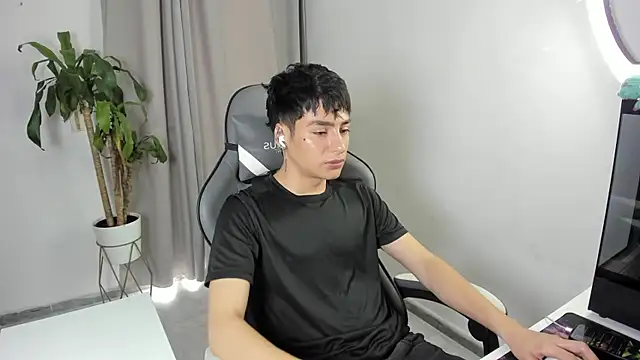 sebas rose online show from April 2026 04:01:01 PM