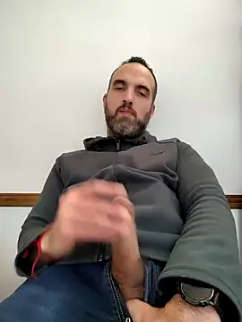 leon3875 online show from October 2025 03:42:01 PM